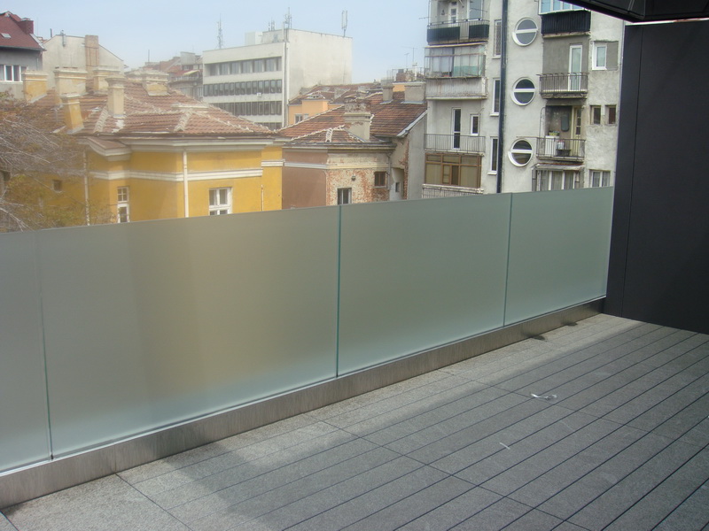 al parapet staklo 11