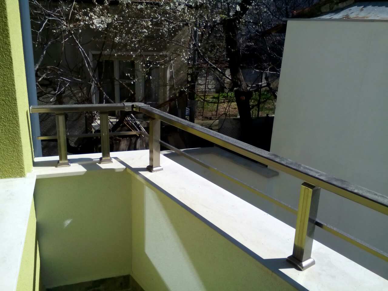 terasi balkoni 31