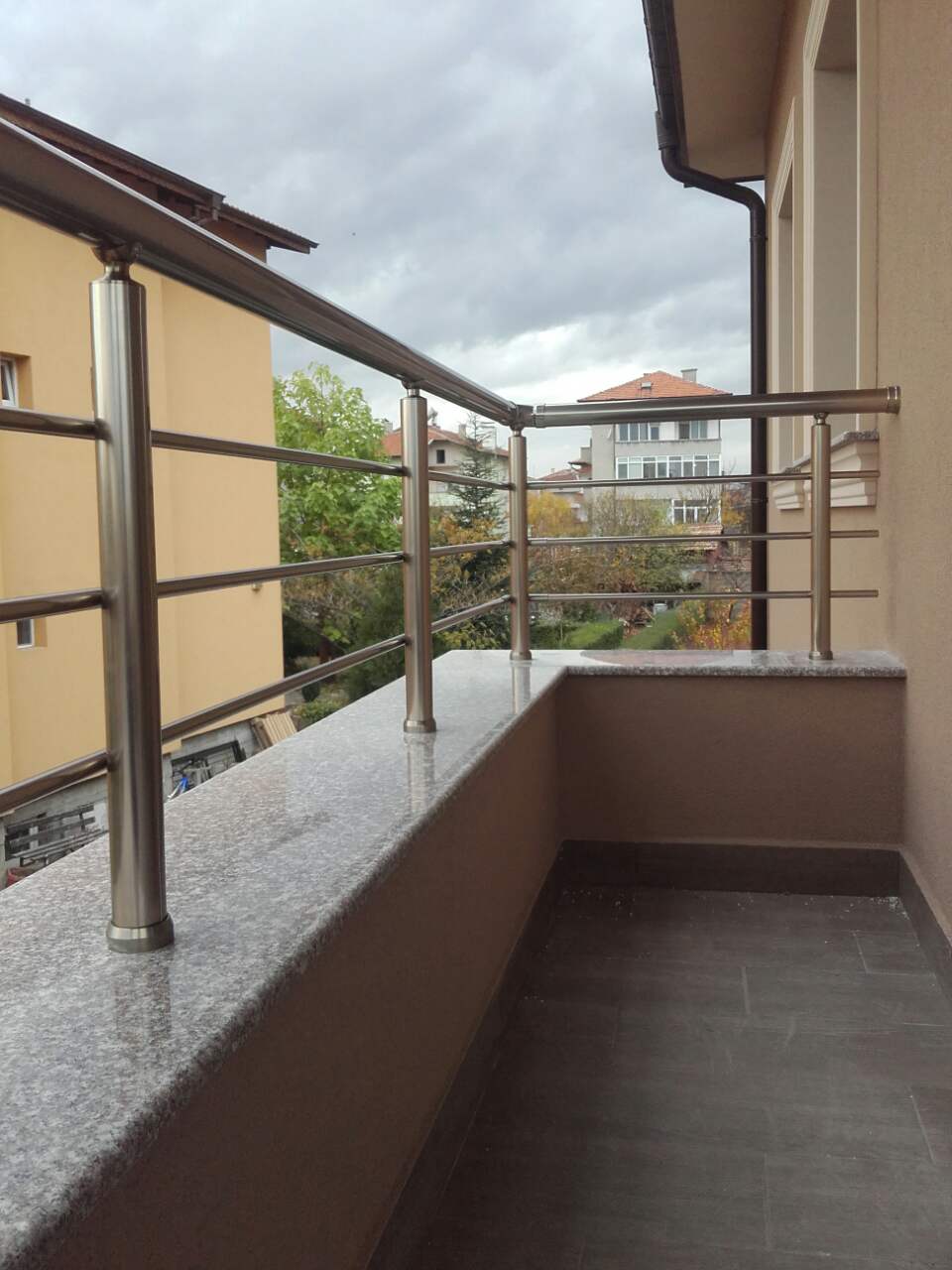 terasi balkoni 34